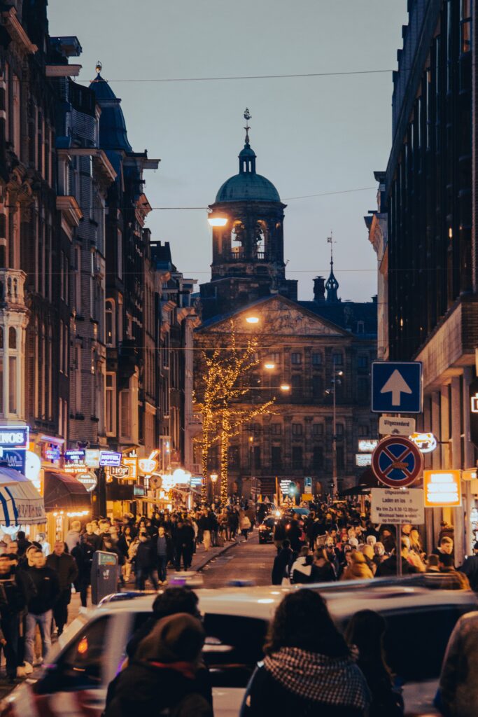 Amsterdam shops at night