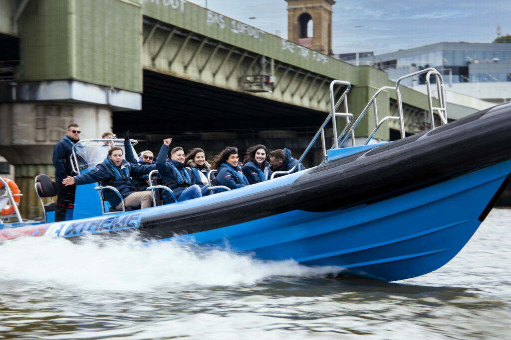 הפלגת אקסטרים בתמזה