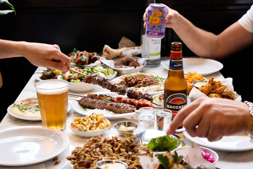 מסעדת מזל לונדון
מסעדה כשרה בלונדון
בתי חבד לונדון
בית חבד לונדון
מלונות כשרים לונדון
לונדון לדתיים